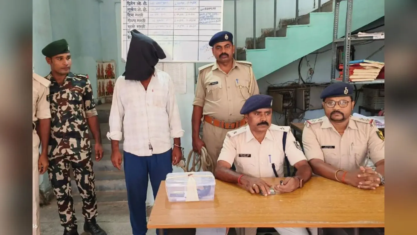 रक्सौल पुलिस की बड़ी कार्रवाई: हत्या के प्रयास, आर्म्स एक्ट और चोरी के मामलों में कई आरोपित गिरफ्तार